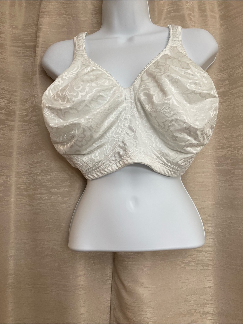 Playtex White Lace-Print Full Coverage Bra 46DDD